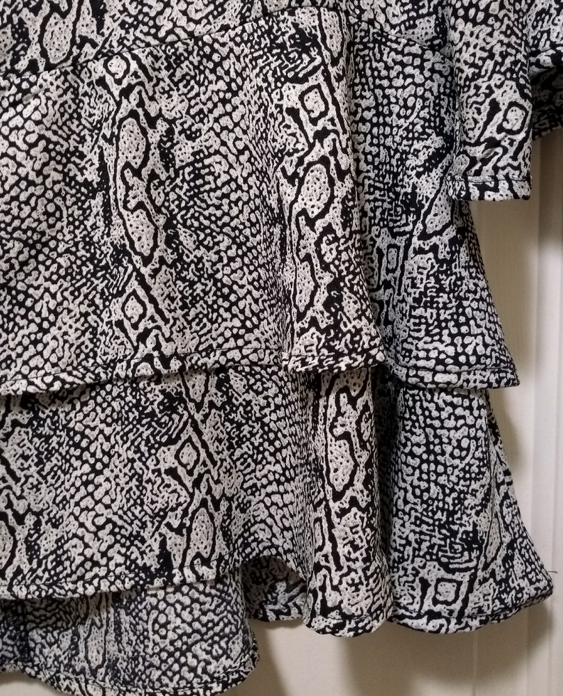 Abstract Tiered Blouse